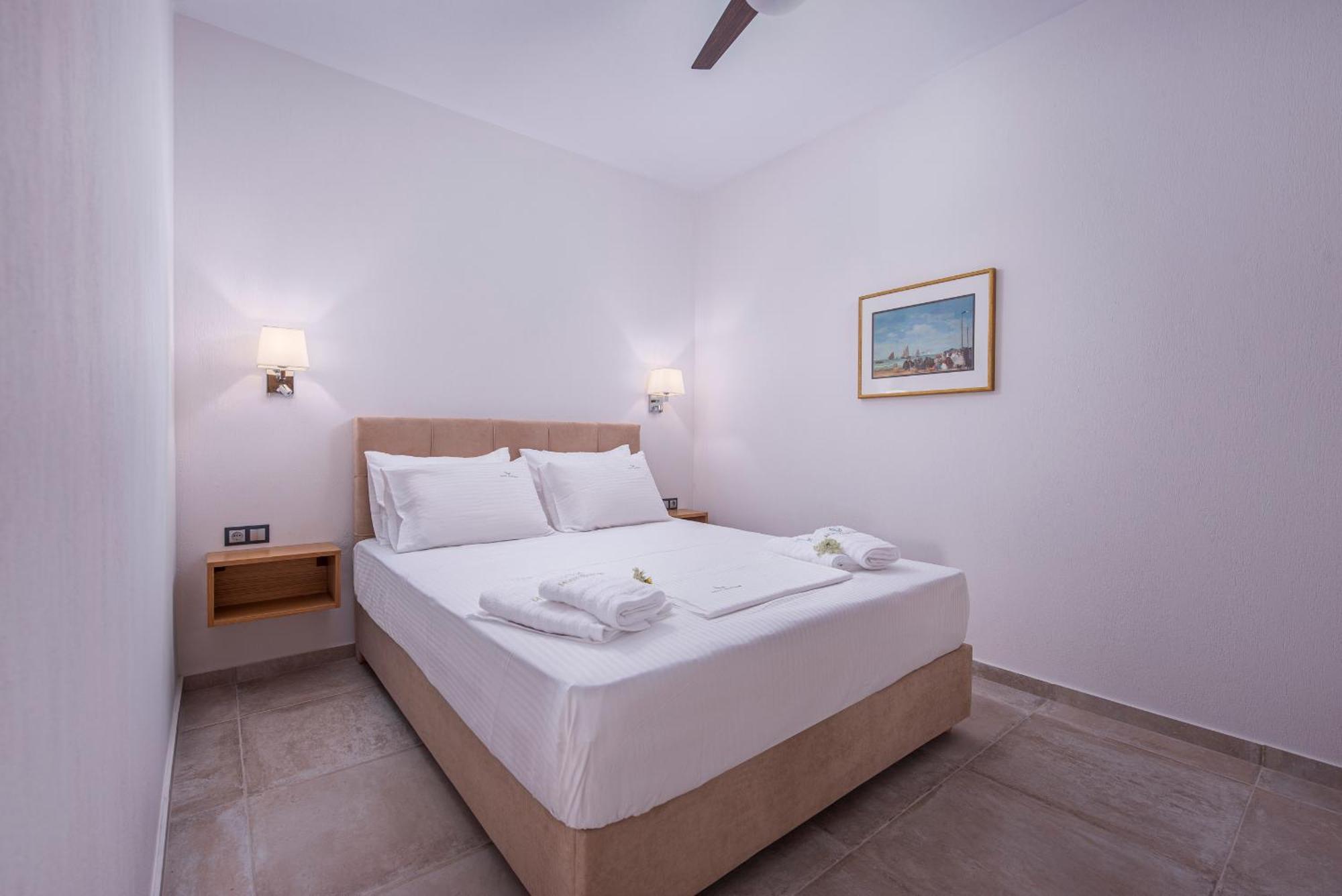 Mint Retreat Suites (Adults Only) Kalandra الغرفة الصورة