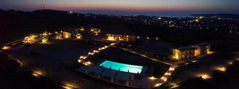 Mint Retreat Suites (Adults Only) Kalandra المظهر الخارجي الصورة