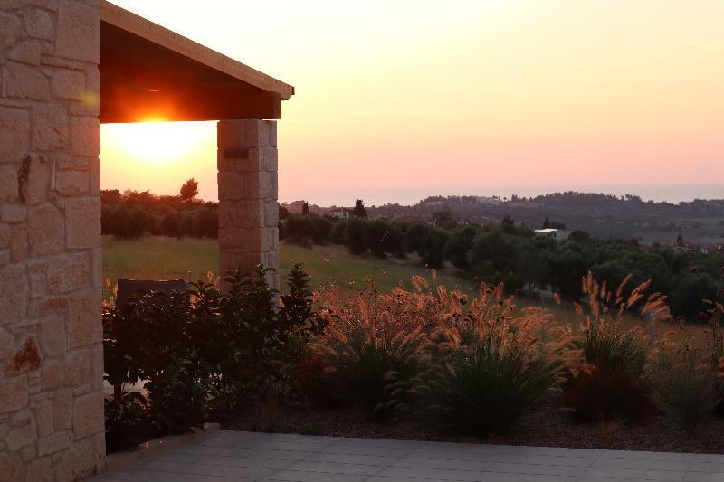 Mint Retreat Suites (Adults Only) Kalandra المظهر الخارجي الصورة